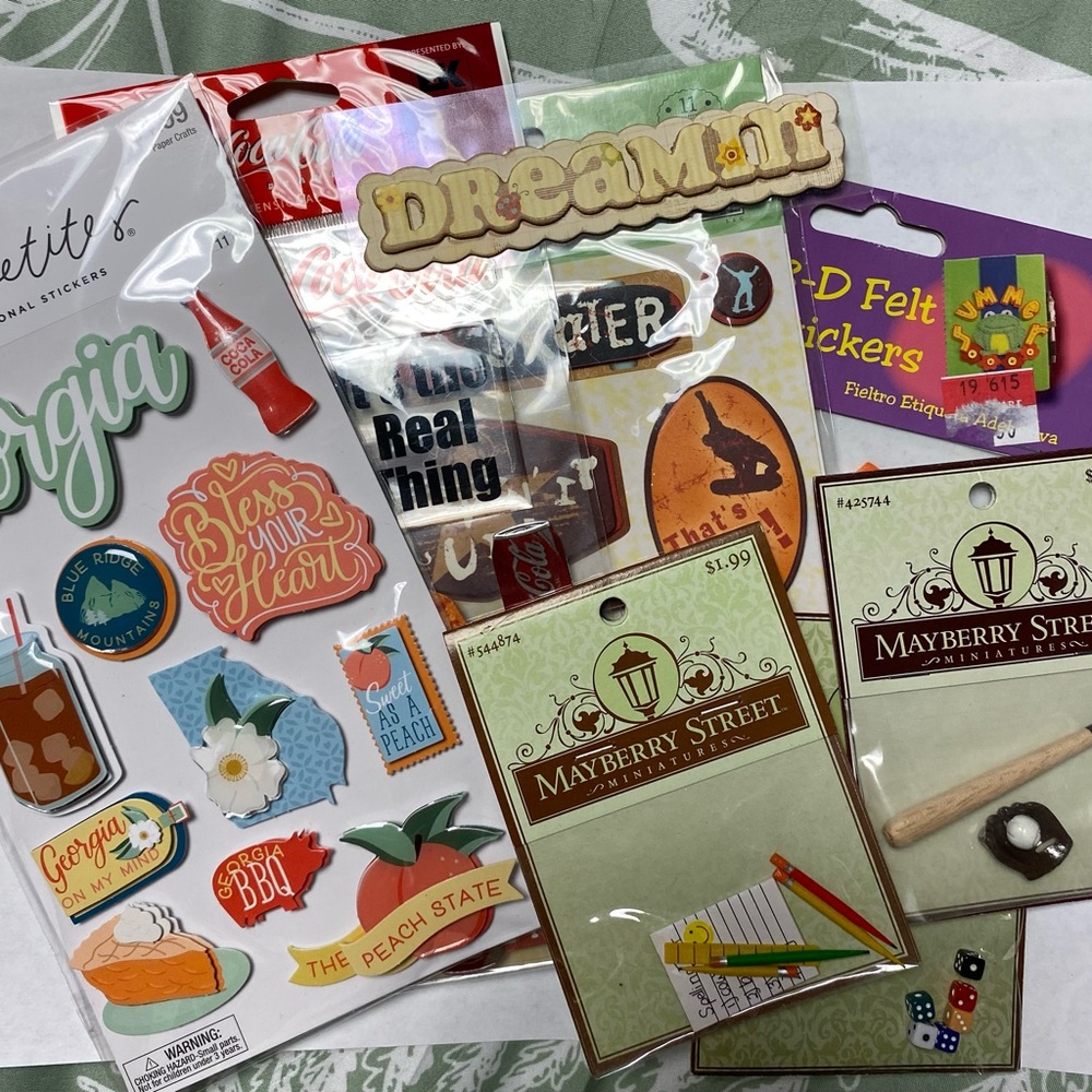 Scrapbooking miniatures and stickers
